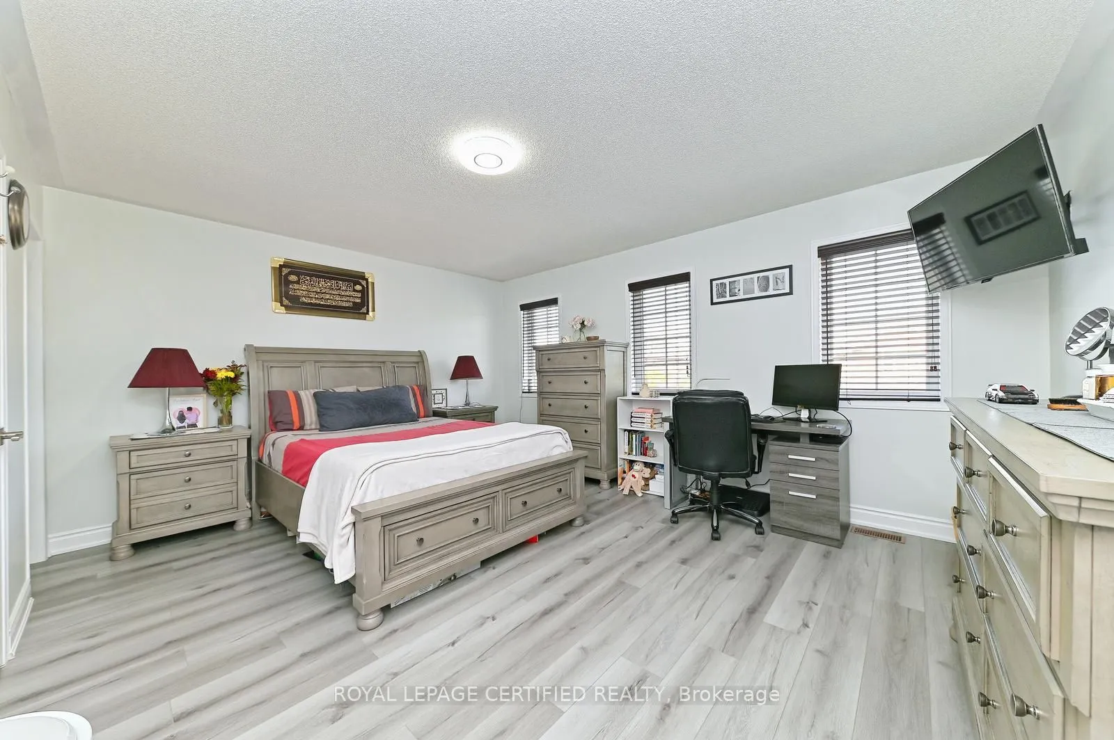 28 Abbotsbury Drive