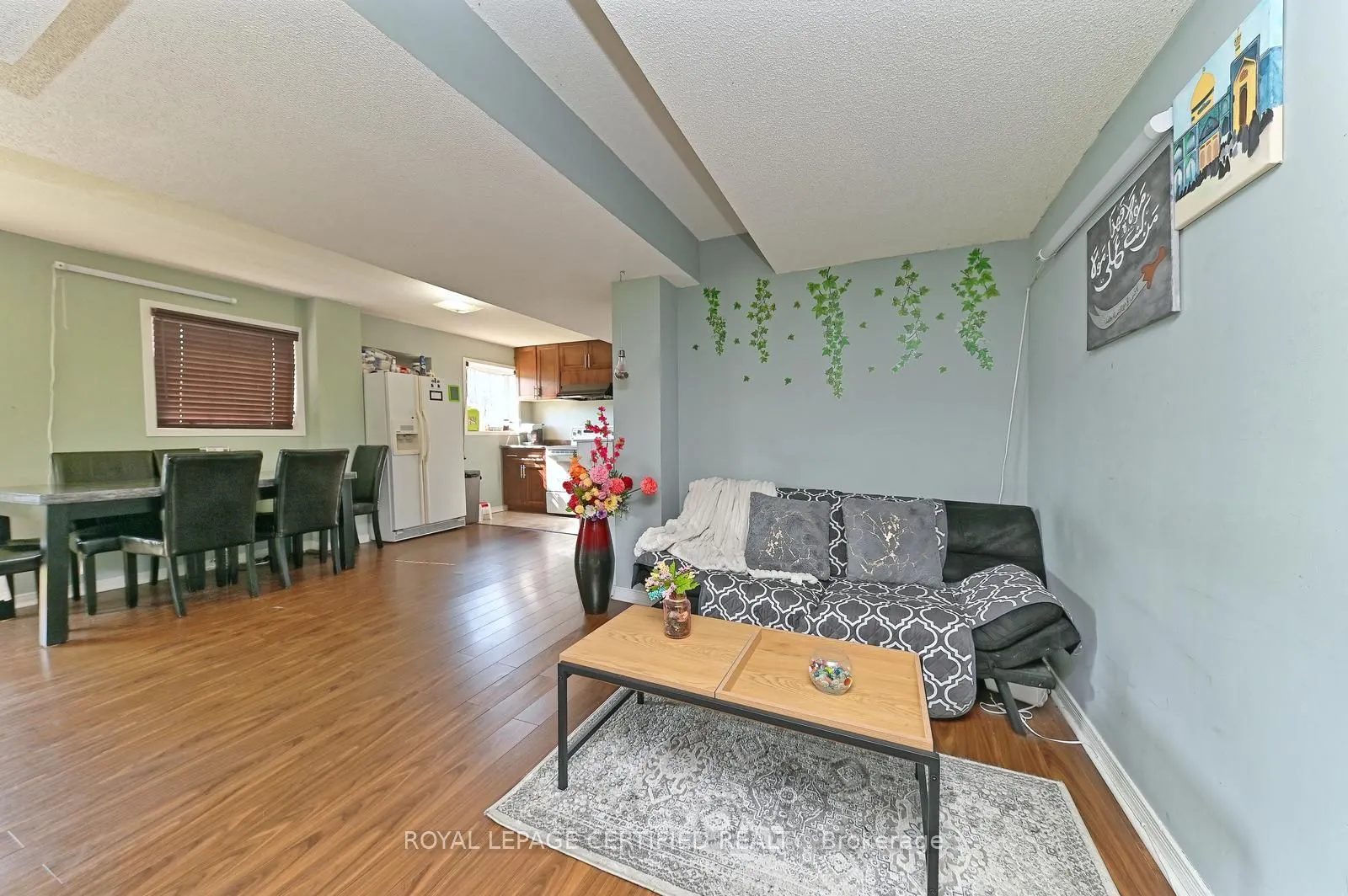 28 Abbotsbury Drive