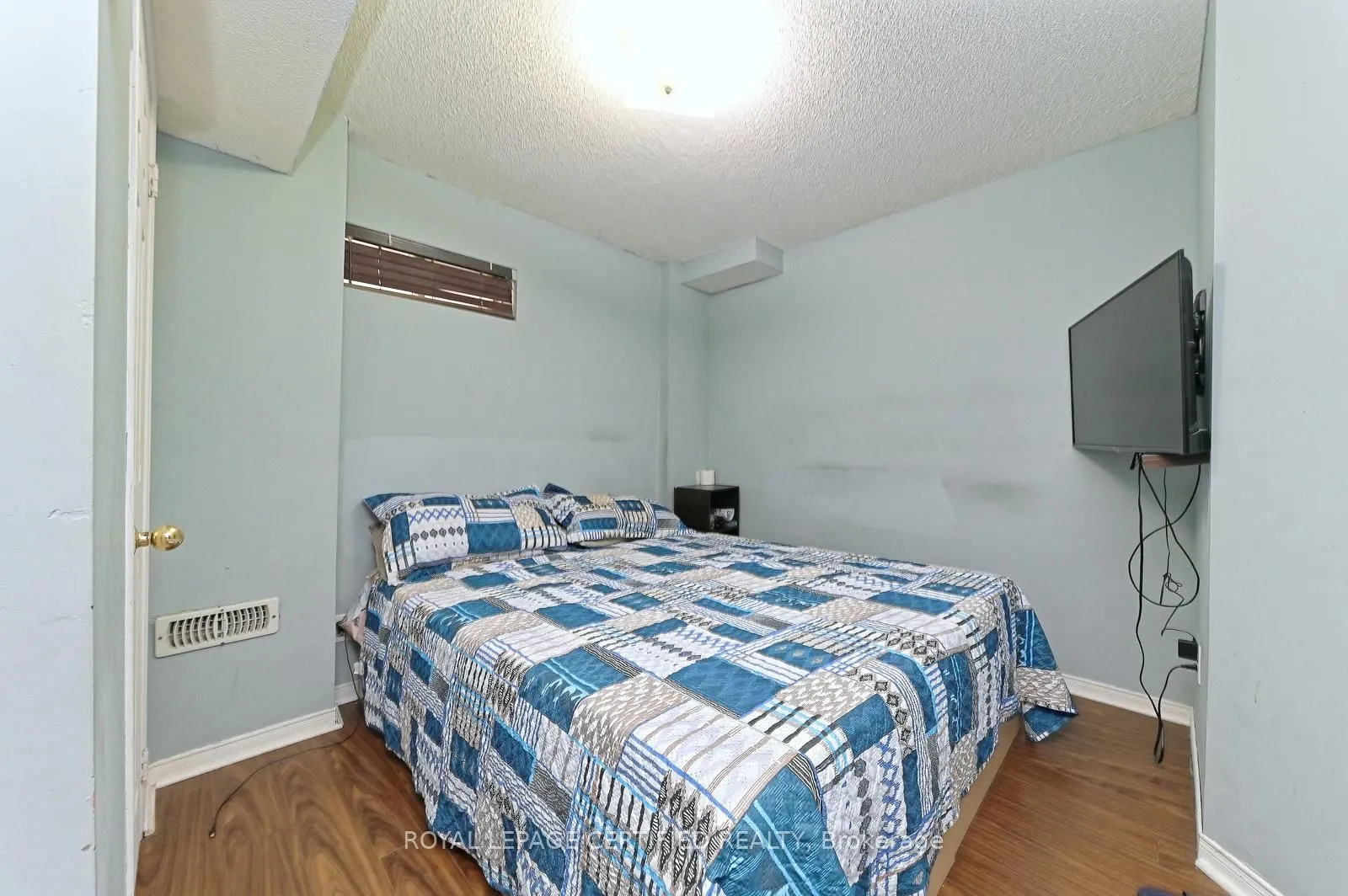 28 Abbotsbury Drive