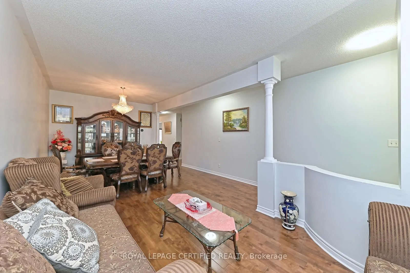 28 Abbotsbury Drive