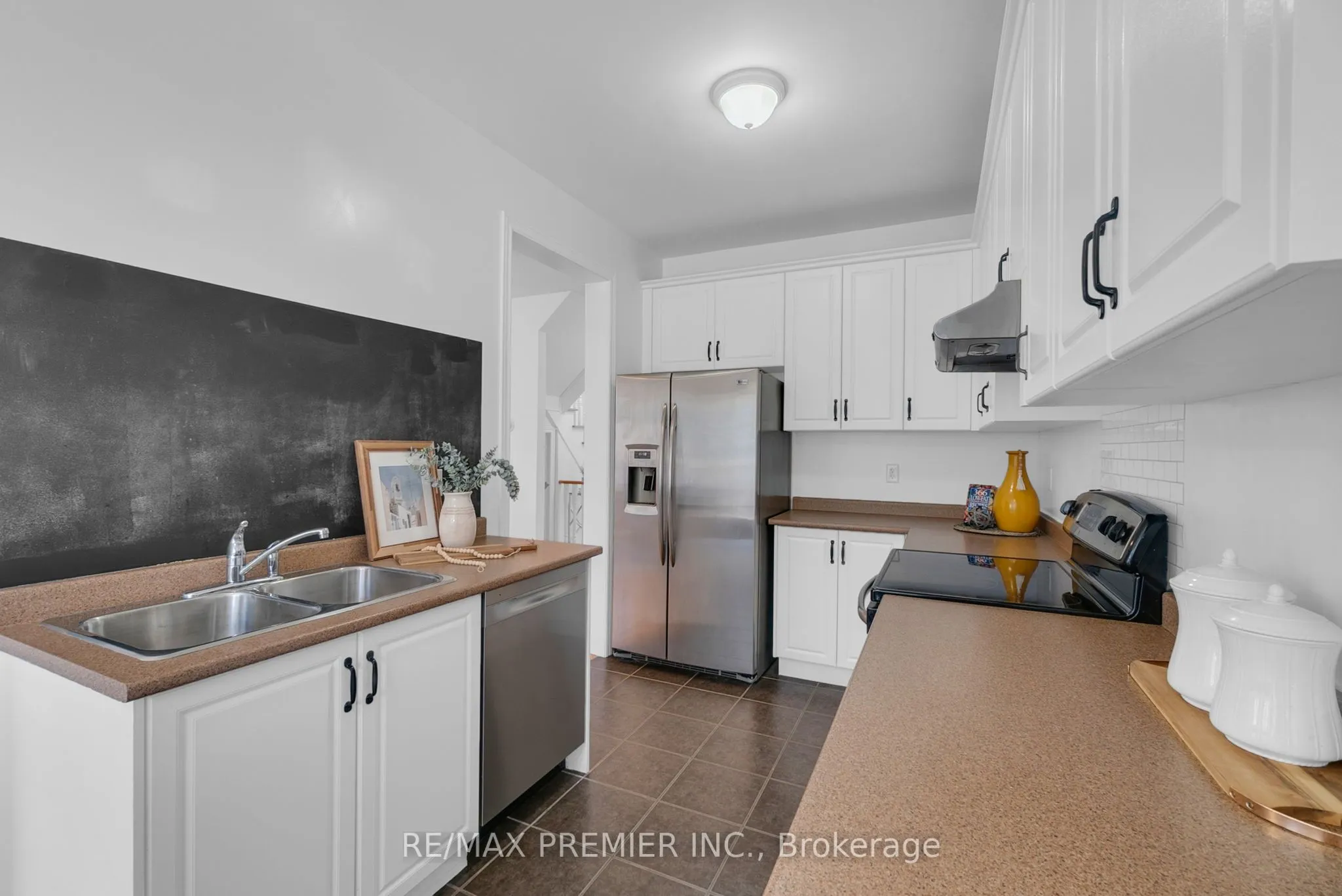 47 Aspermont Crescent