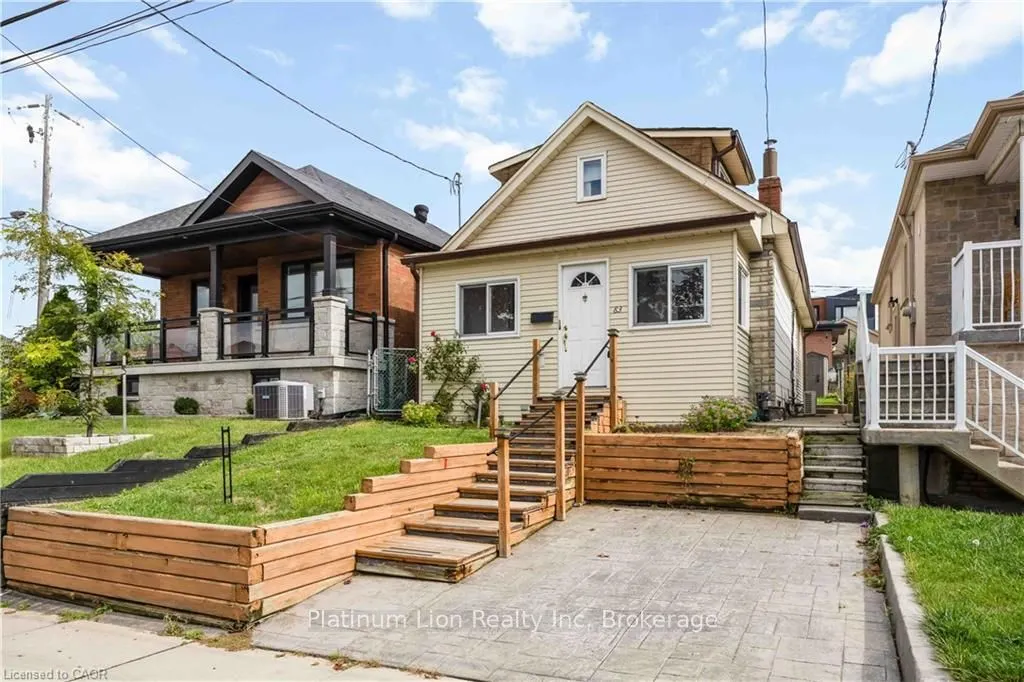 83 Kane Avenue