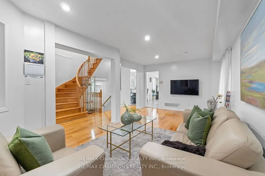 30 Larkspur Road