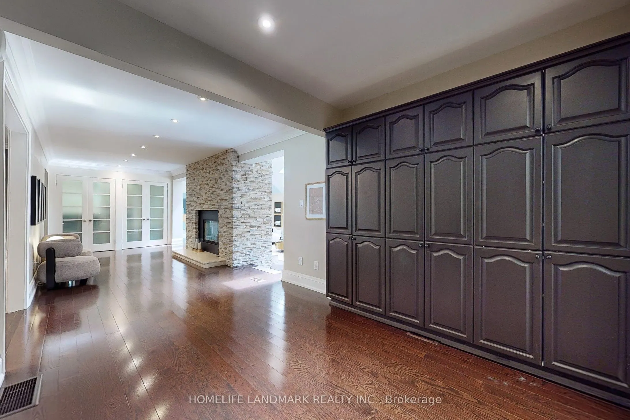 1558 Spring Road