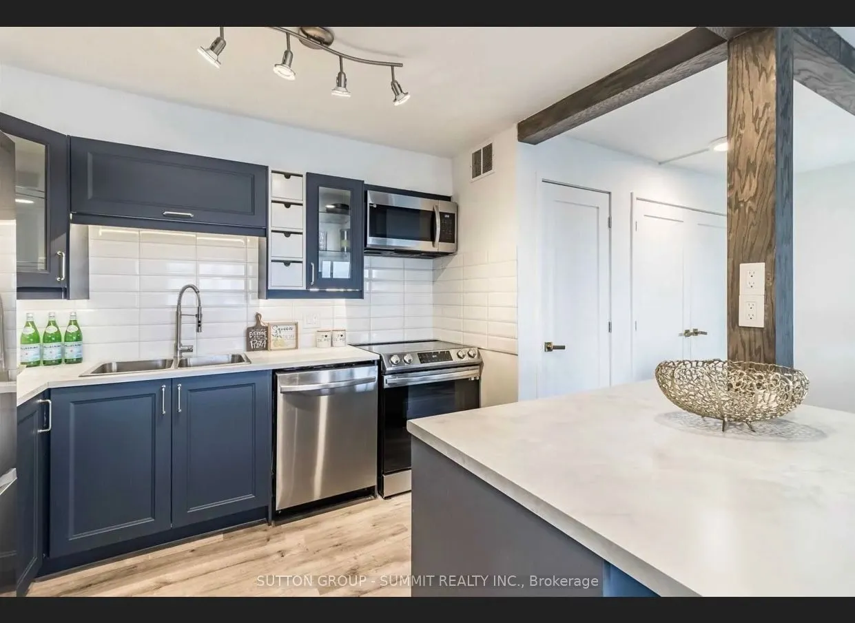 1580 MISSISSAUGA VALLEY Boulevard, #1010