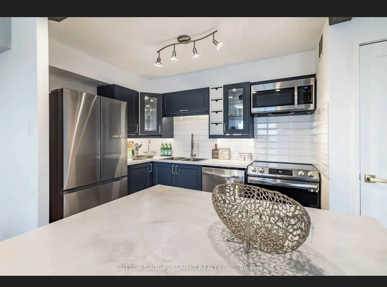 1580 MISSISSAUGA VALLEY Boulevard, #1010