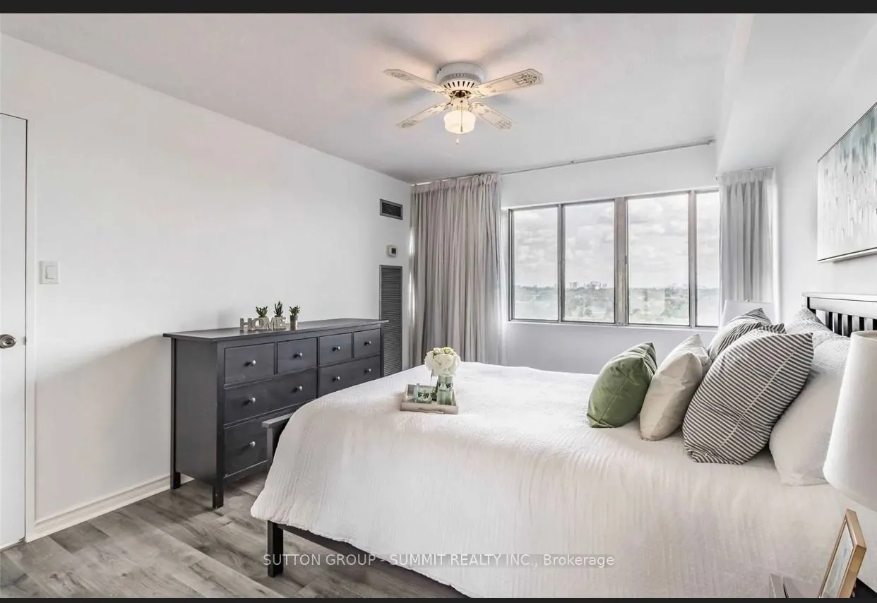 1580 MISSISSAUGA VALLEY Boulevard, #1010