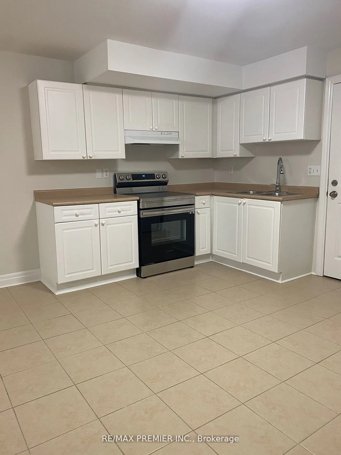 34 Algarve Crescent, #Basement