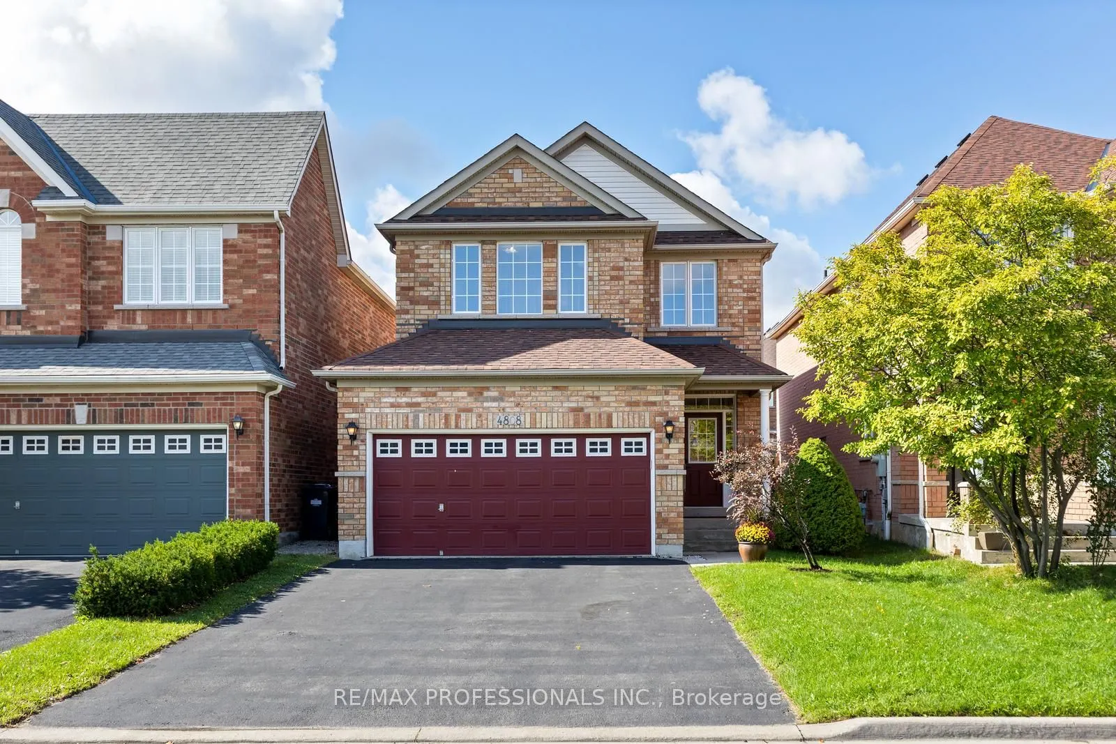 4808 Half Moon Grove