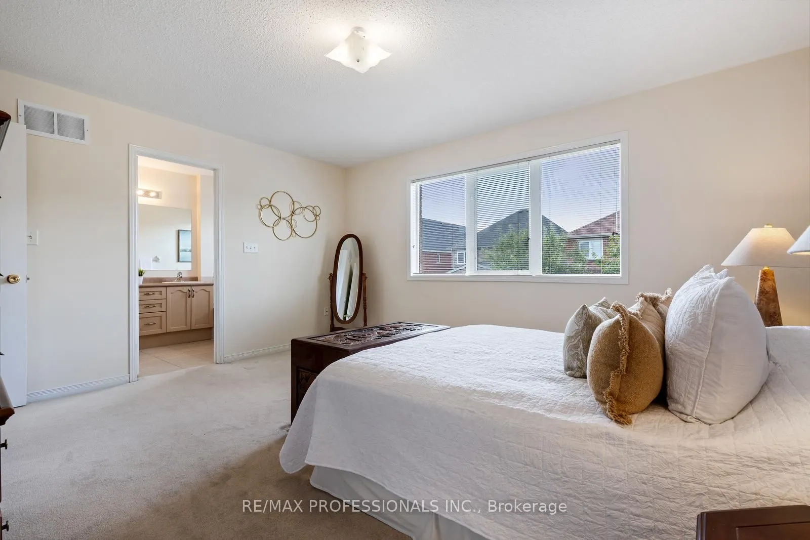 4808 Half Moon Grove