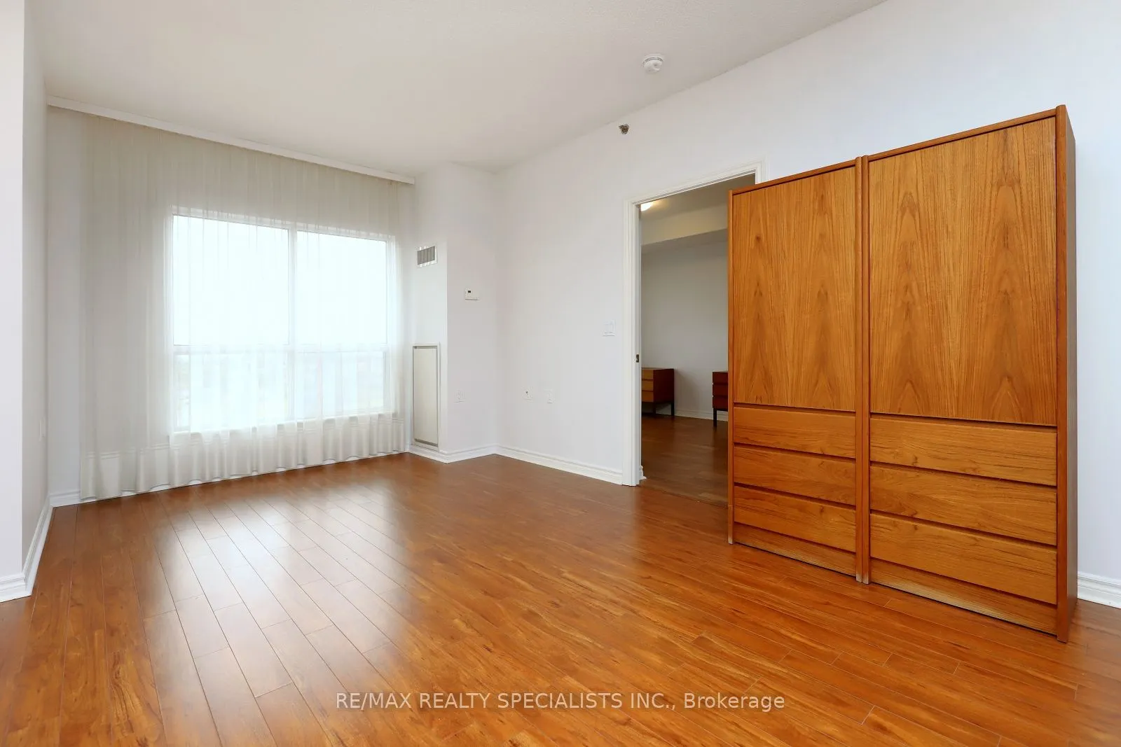 810 Scollard Court #902