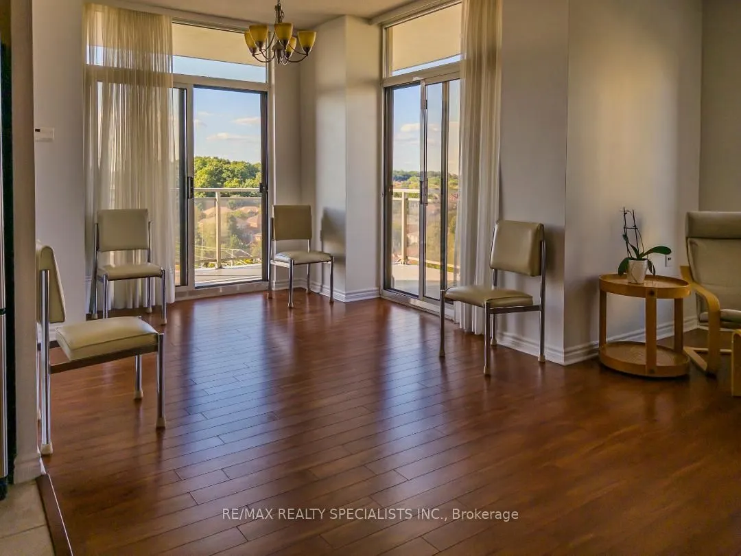 810 Scollard Court #902