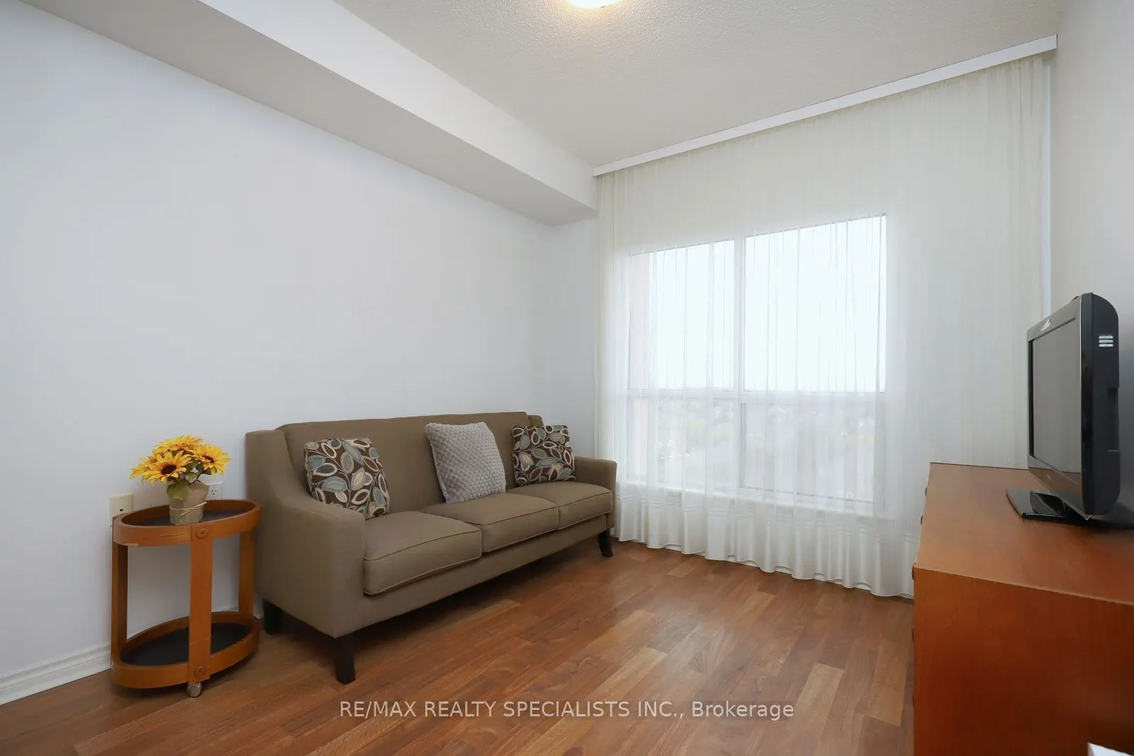 810 Scollard Court #902