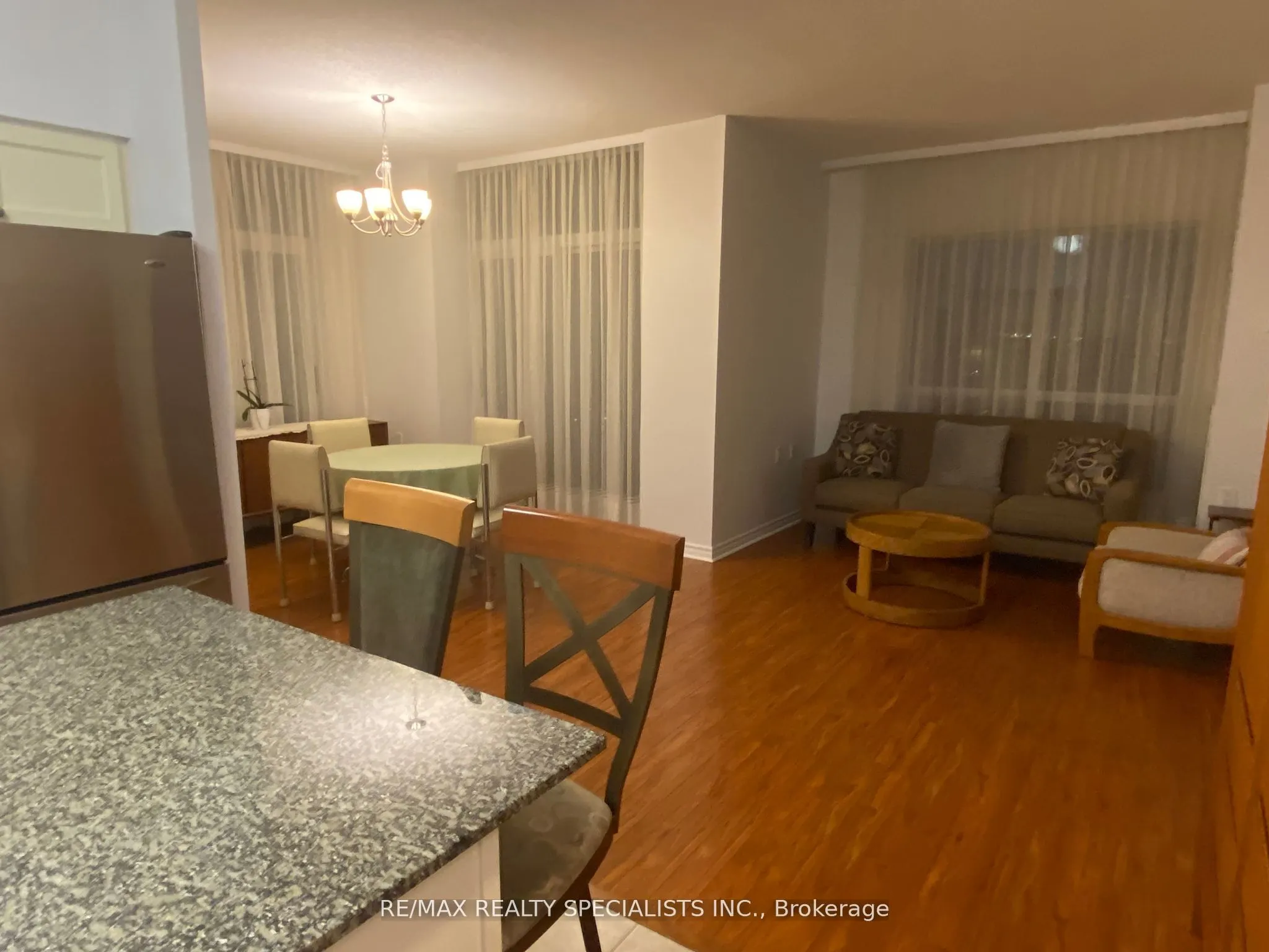 810 Scollard Court, #902