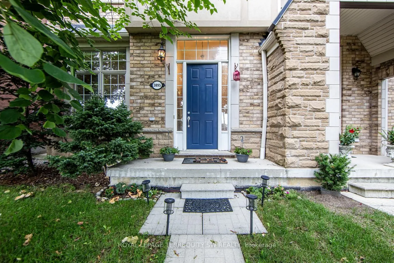 3895 Eglinton Avenue W