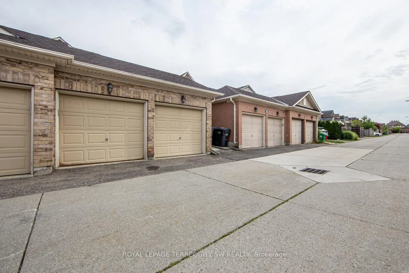 3895 Eglinton Avenue W