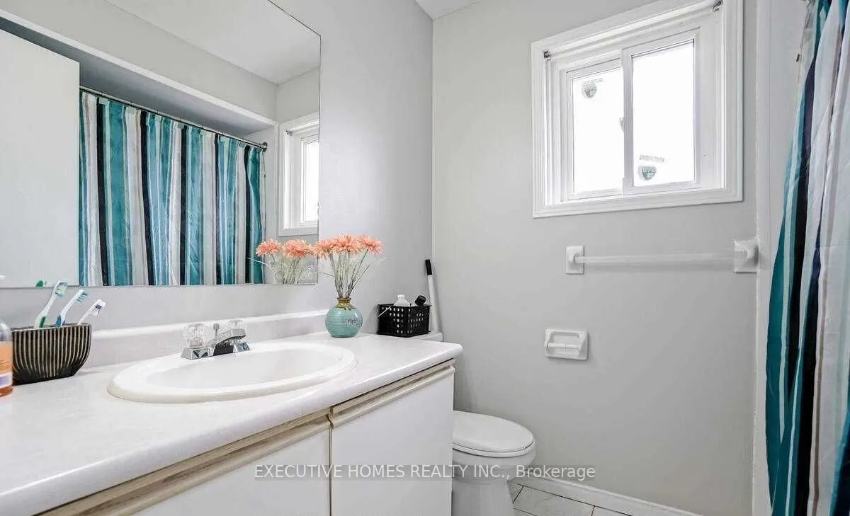 114 Toba Crescent