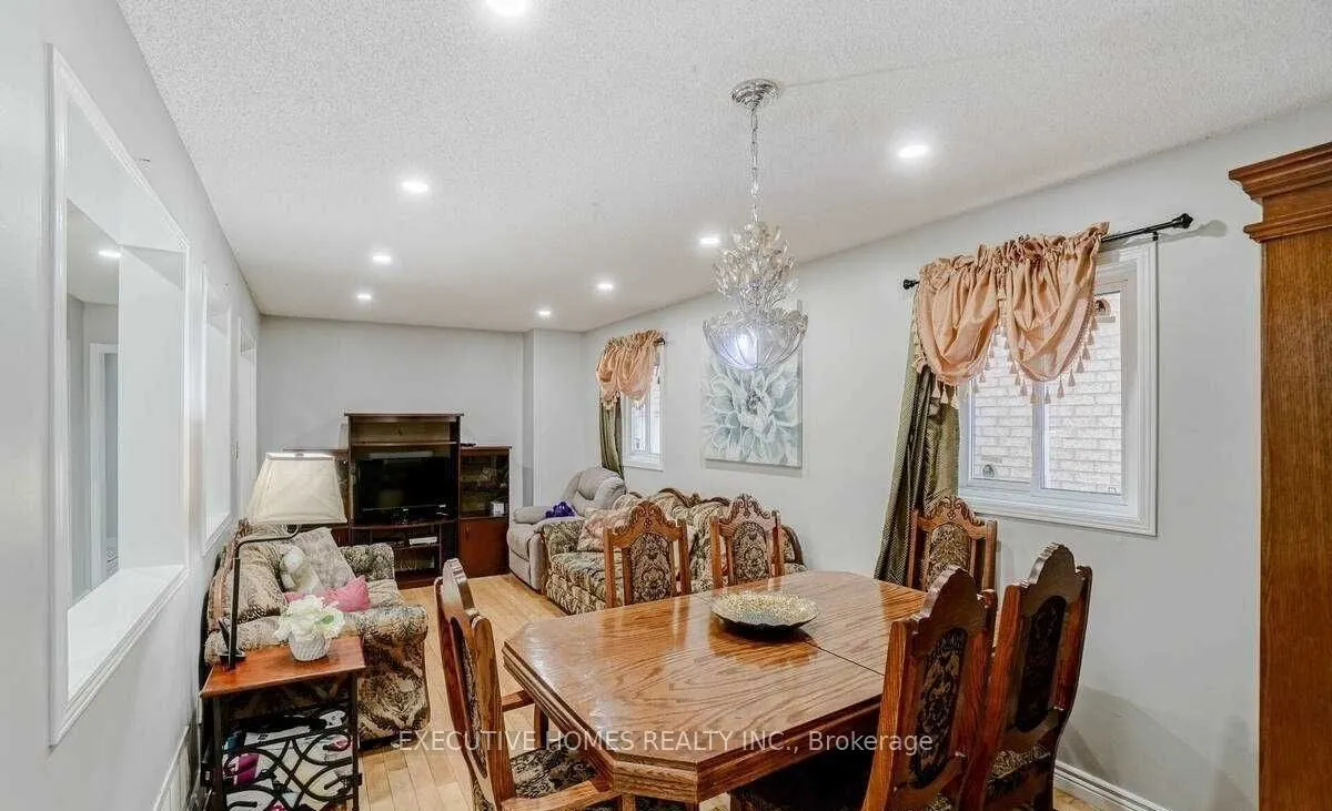 114 Toba Crescent
