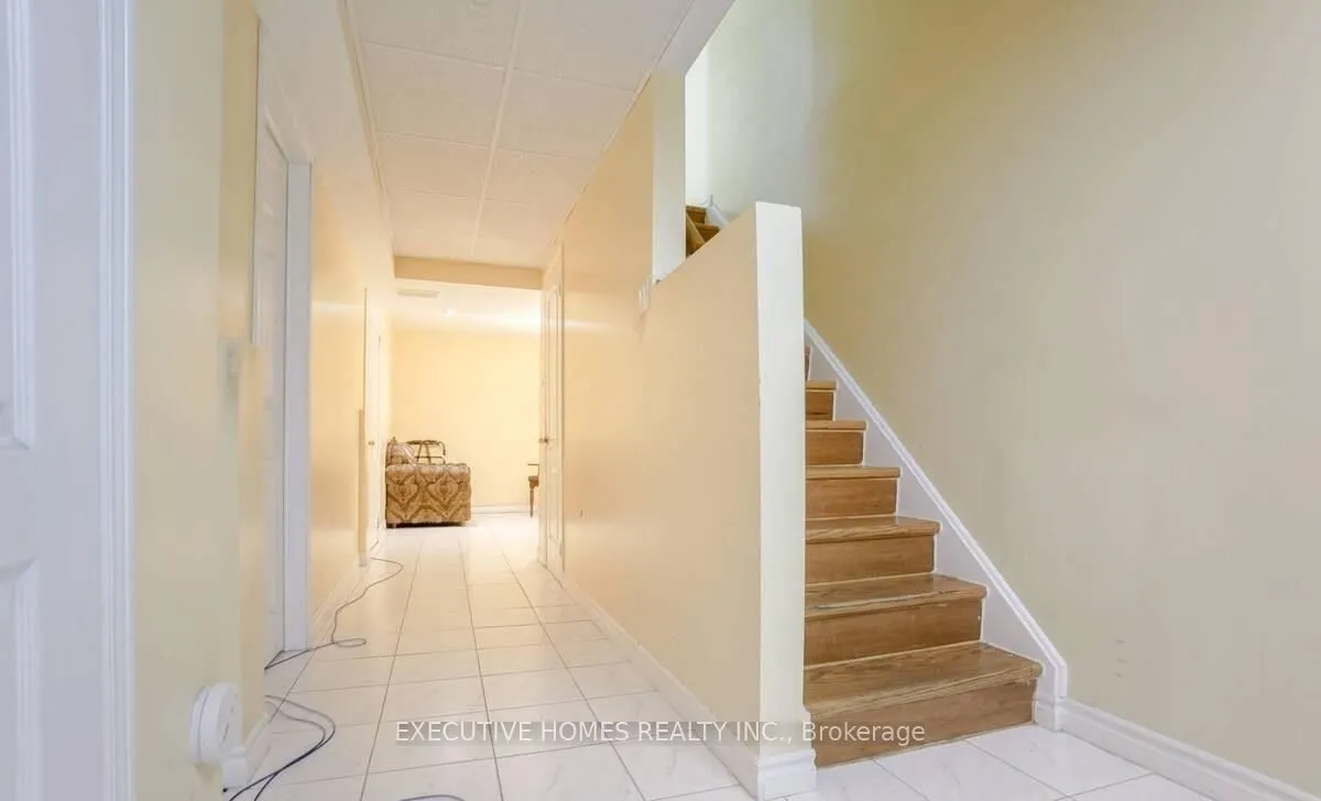 114 Toba Crescent