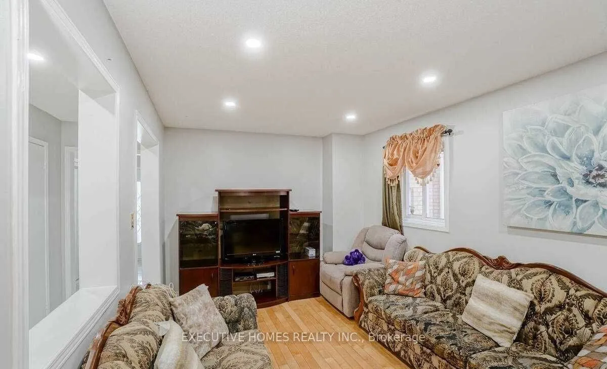114 Toba Crescent