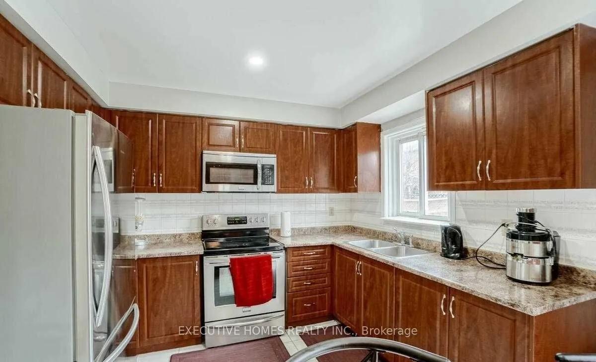 114 Toba Crescent