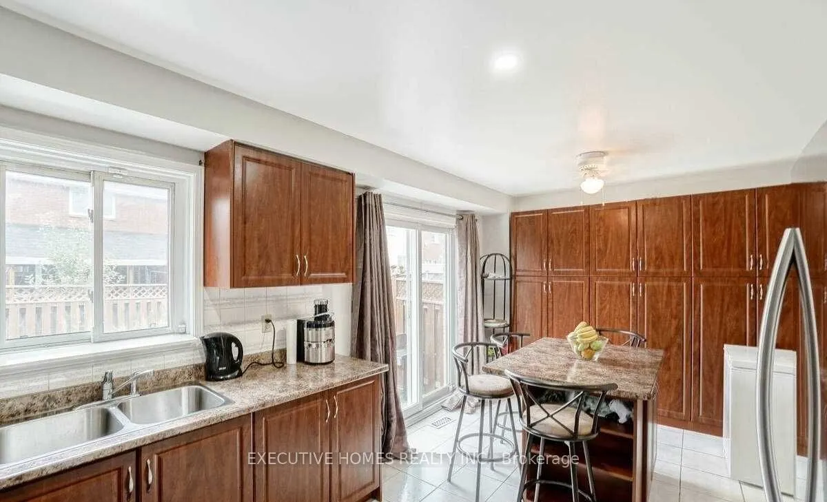 114 Toba Crescent