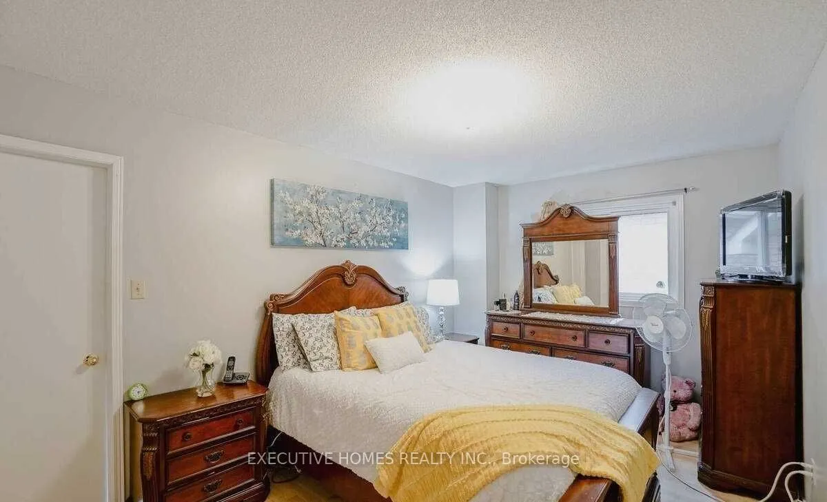 114 Toba Crescent