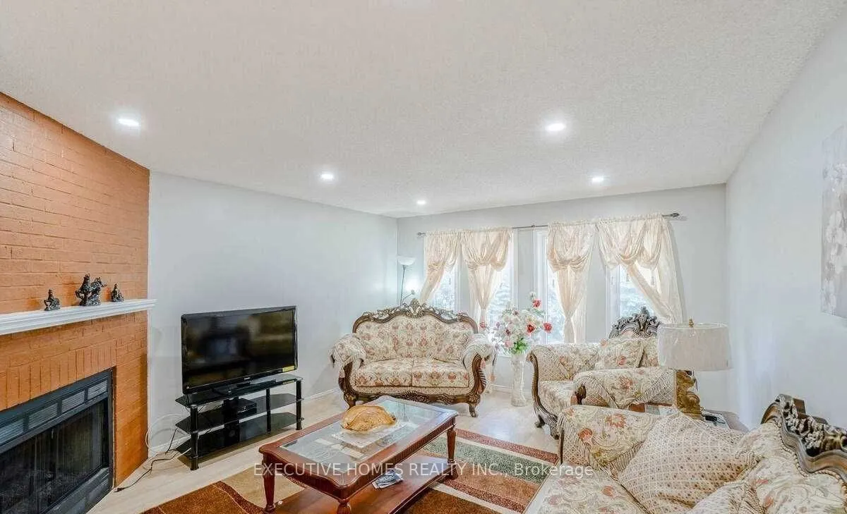114 Toba Crescent