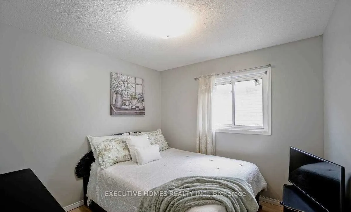 114 Toba Crescent