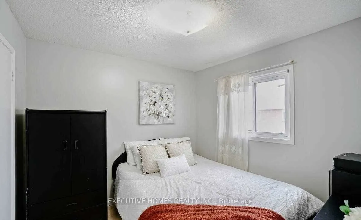 114 Toba Crescent