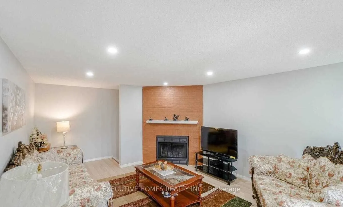 114 Toba Crescent
