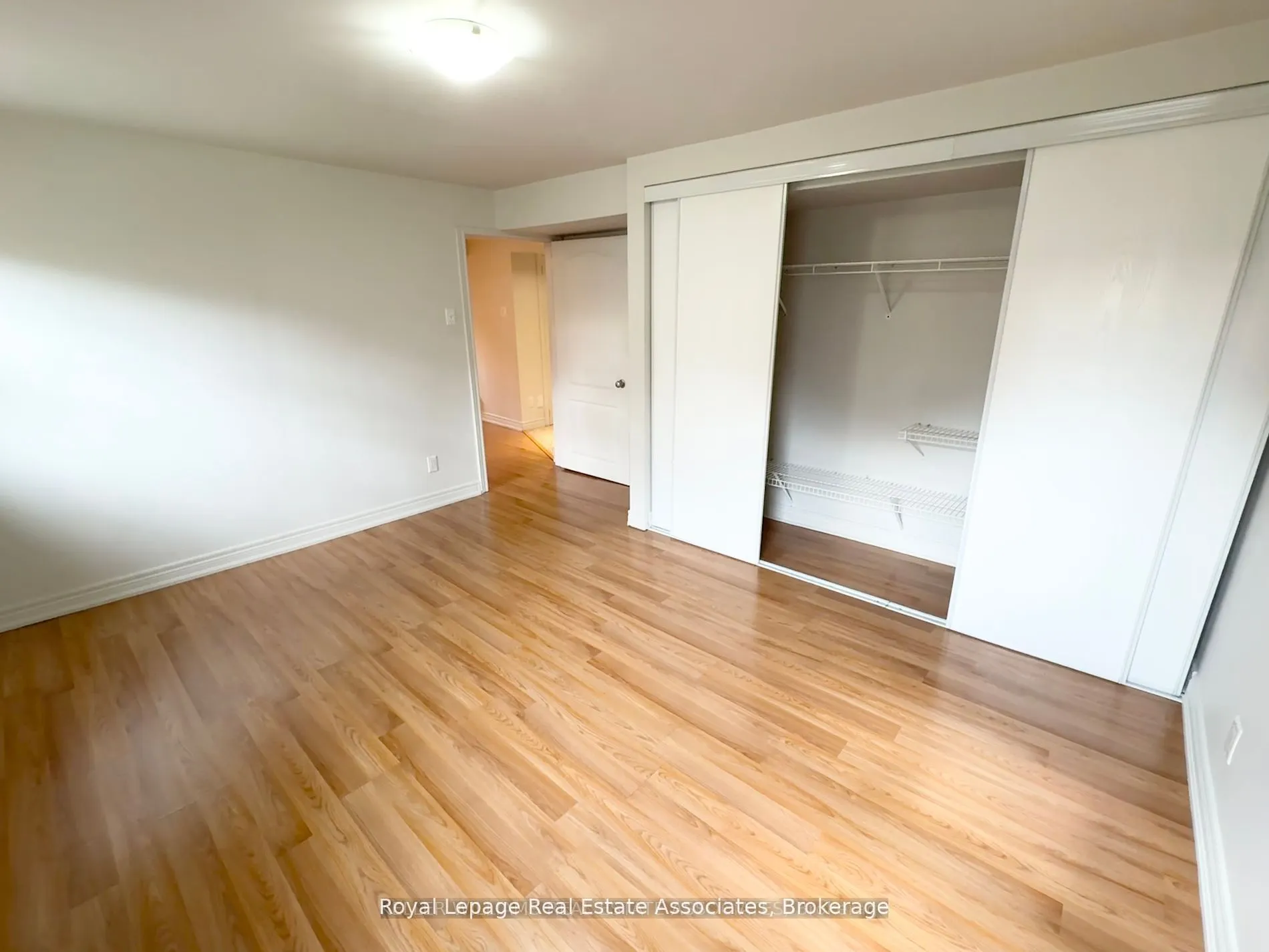 282 Oxbow Crescent, #Lower