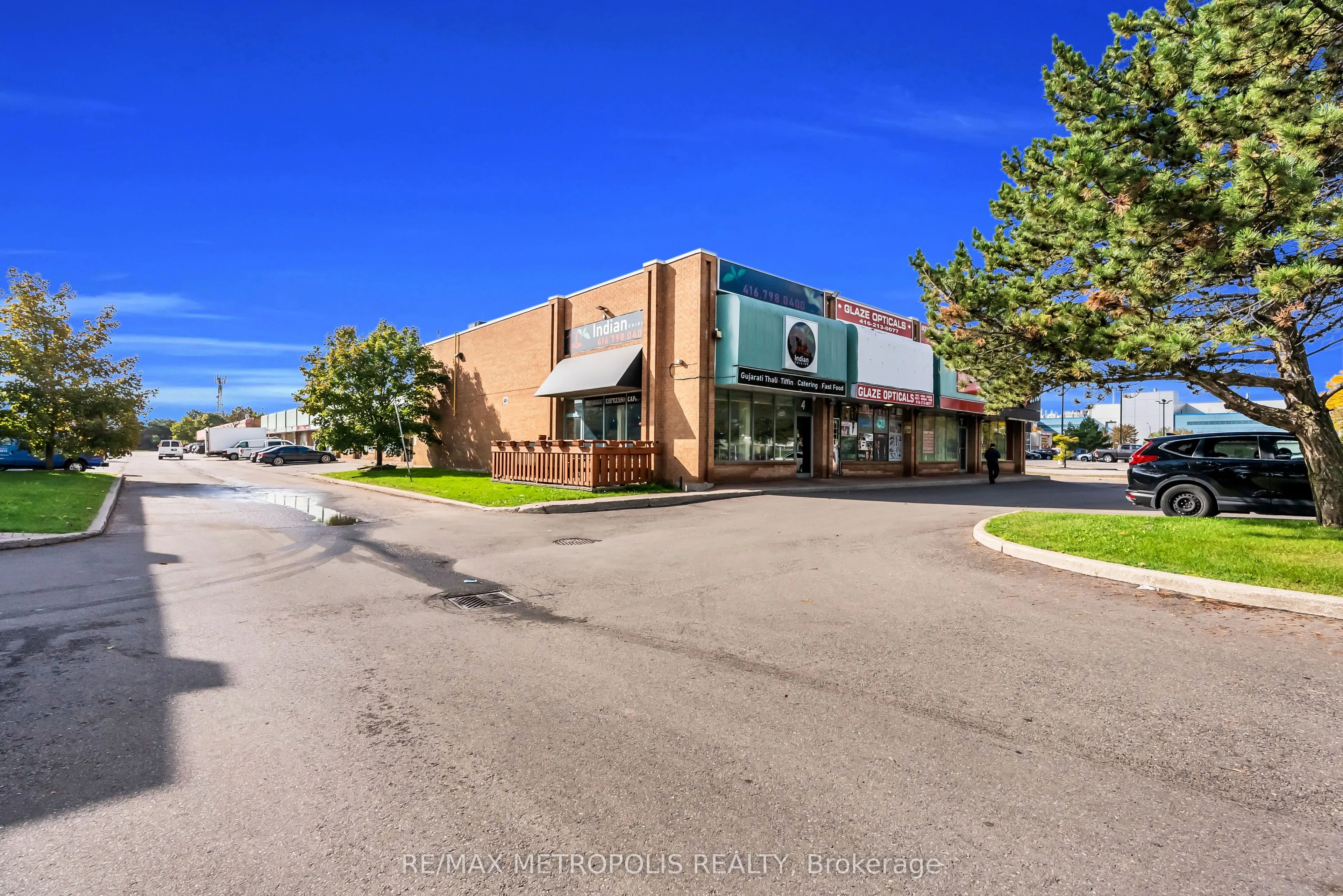 6923 Steeles Avenue W, #4