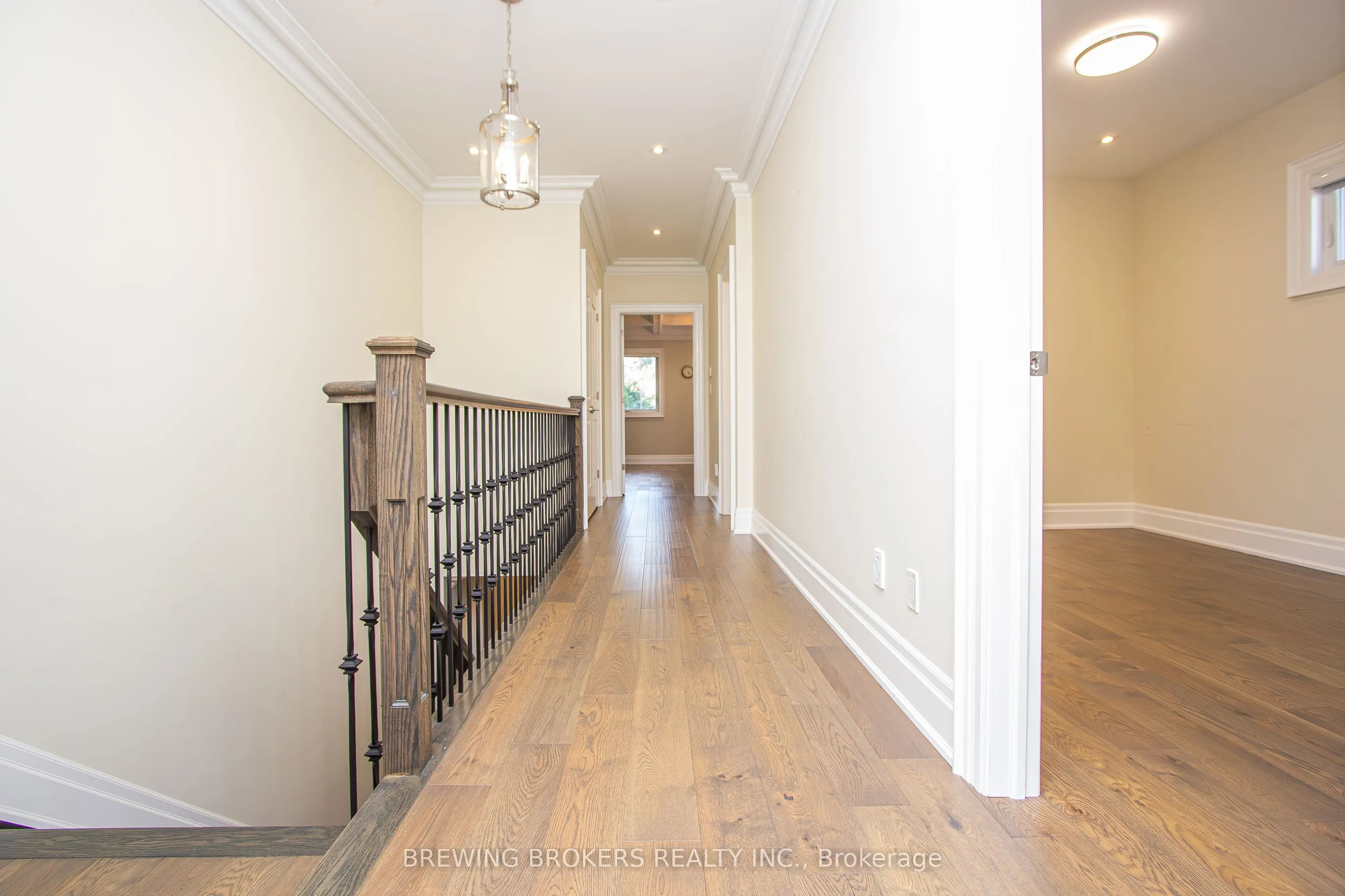 34B Pine Avenue N