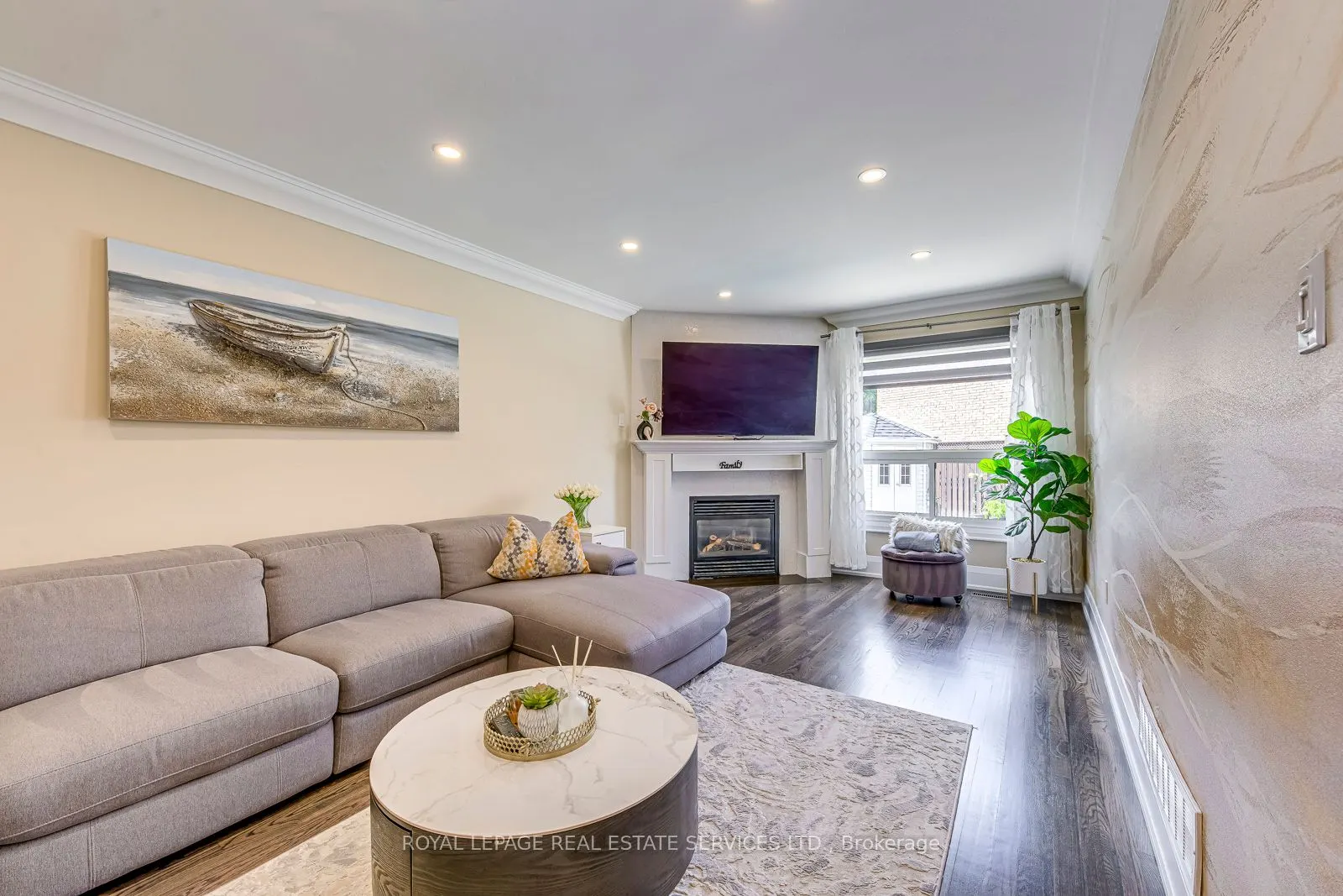 7180 Danton Promenade