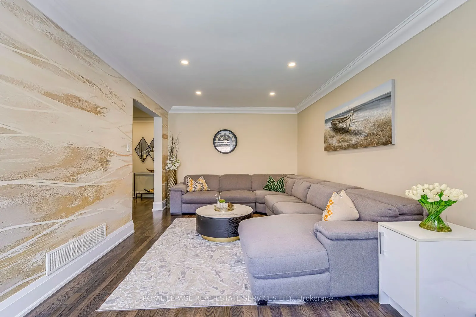 7180 Danton Promenade
