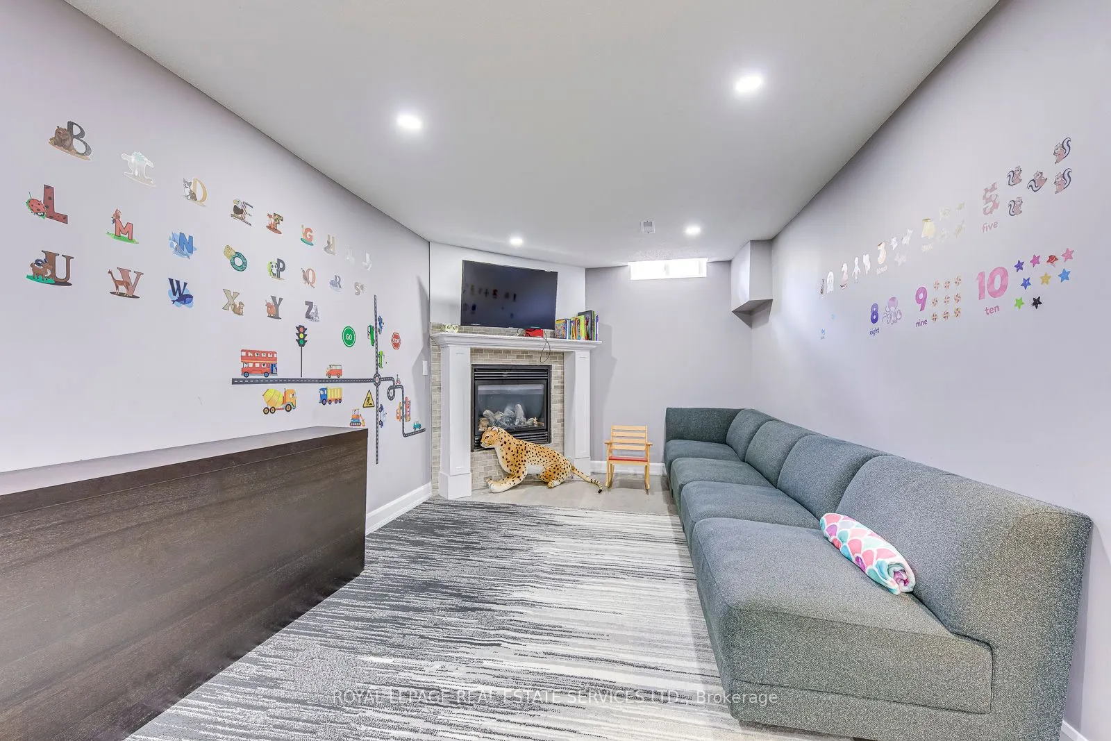 7180 Danton Promenade