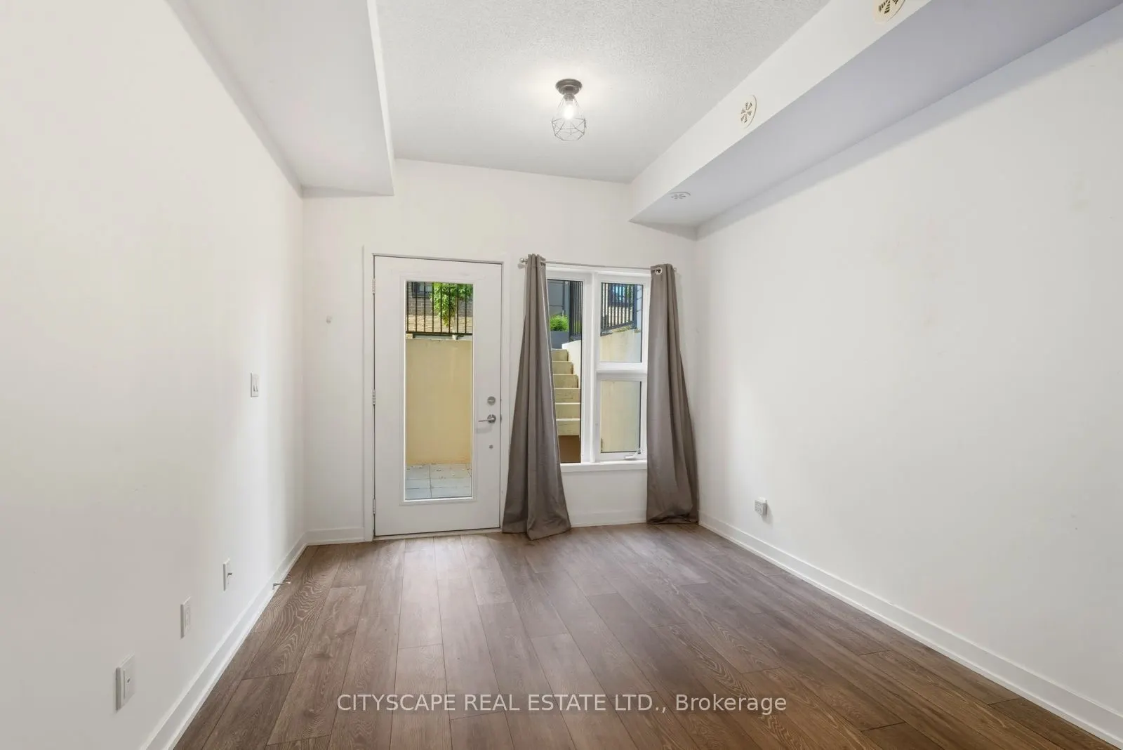 1133 Cooke Boulevard, #818