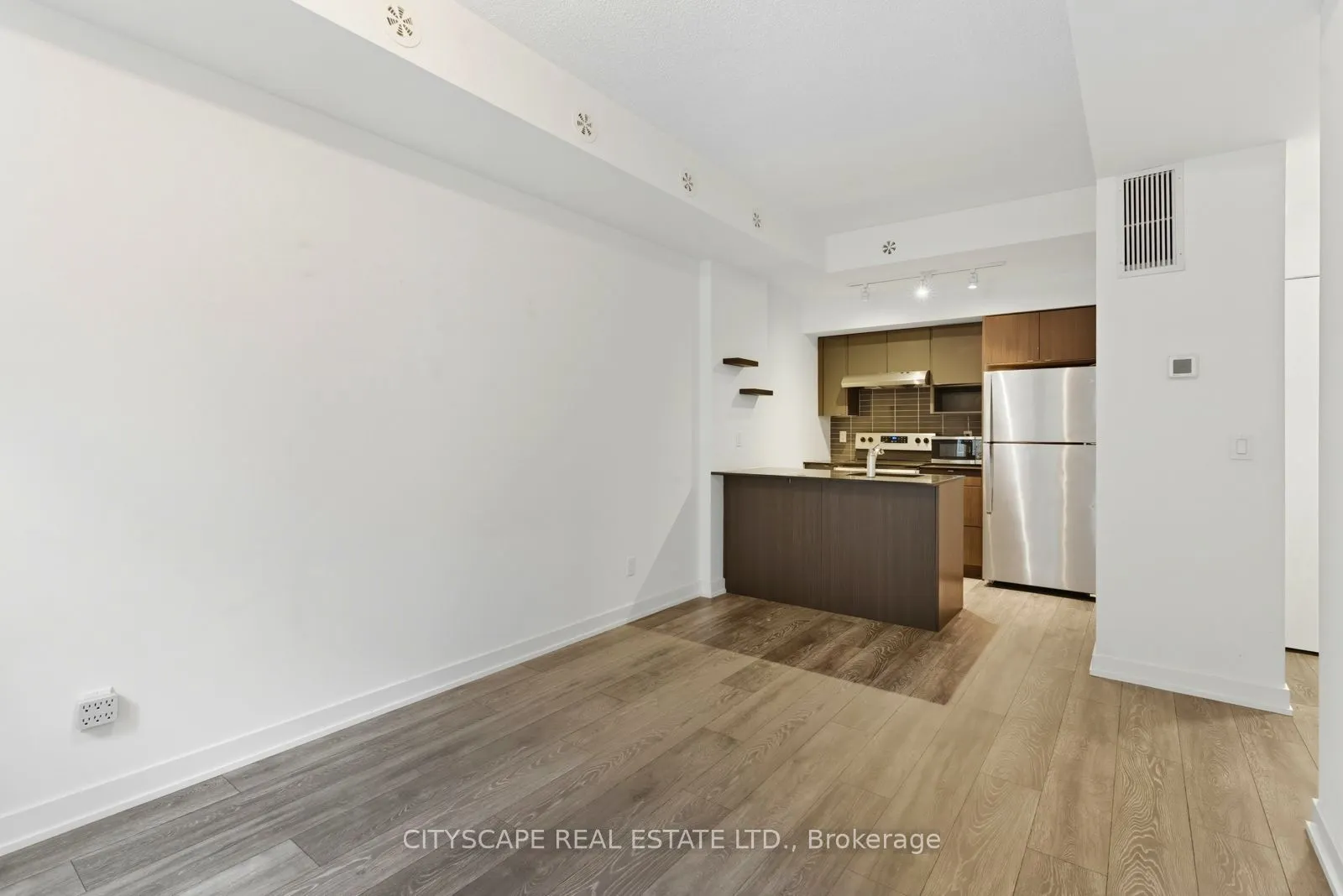 1133 Cooke Boulevard, #818