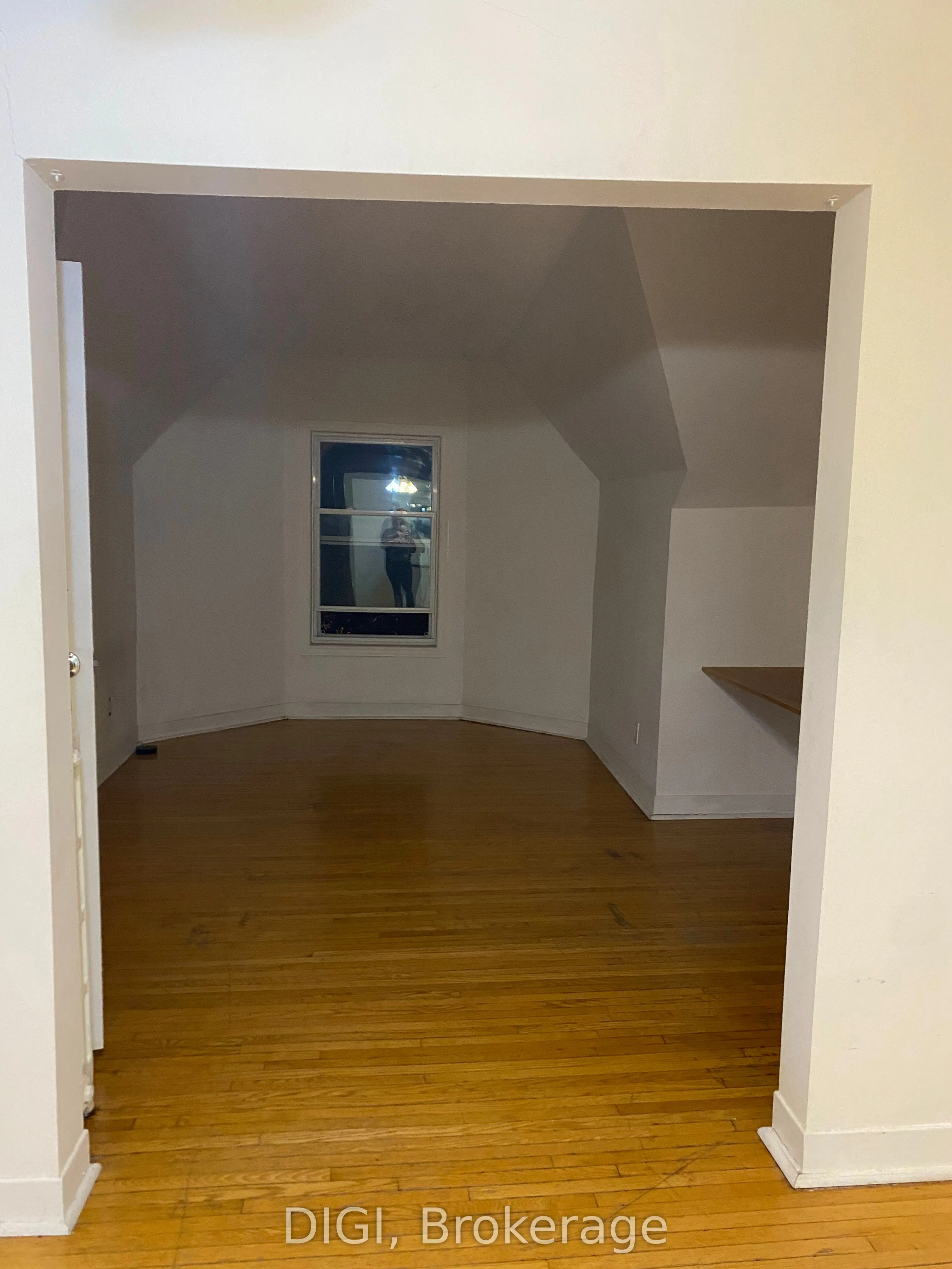 162 Cowan Avenue, #5