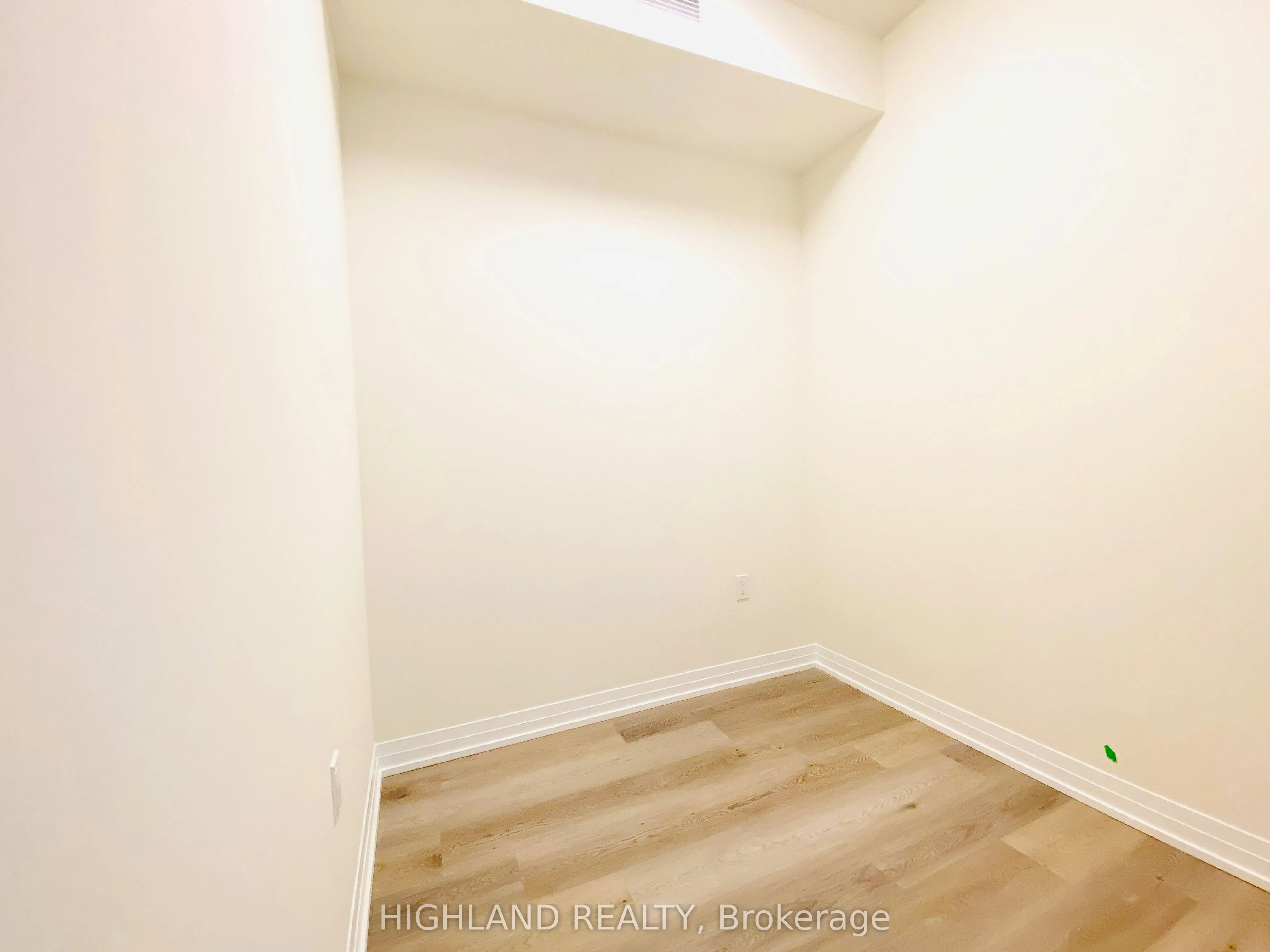 15 Watergarden Drive, #504