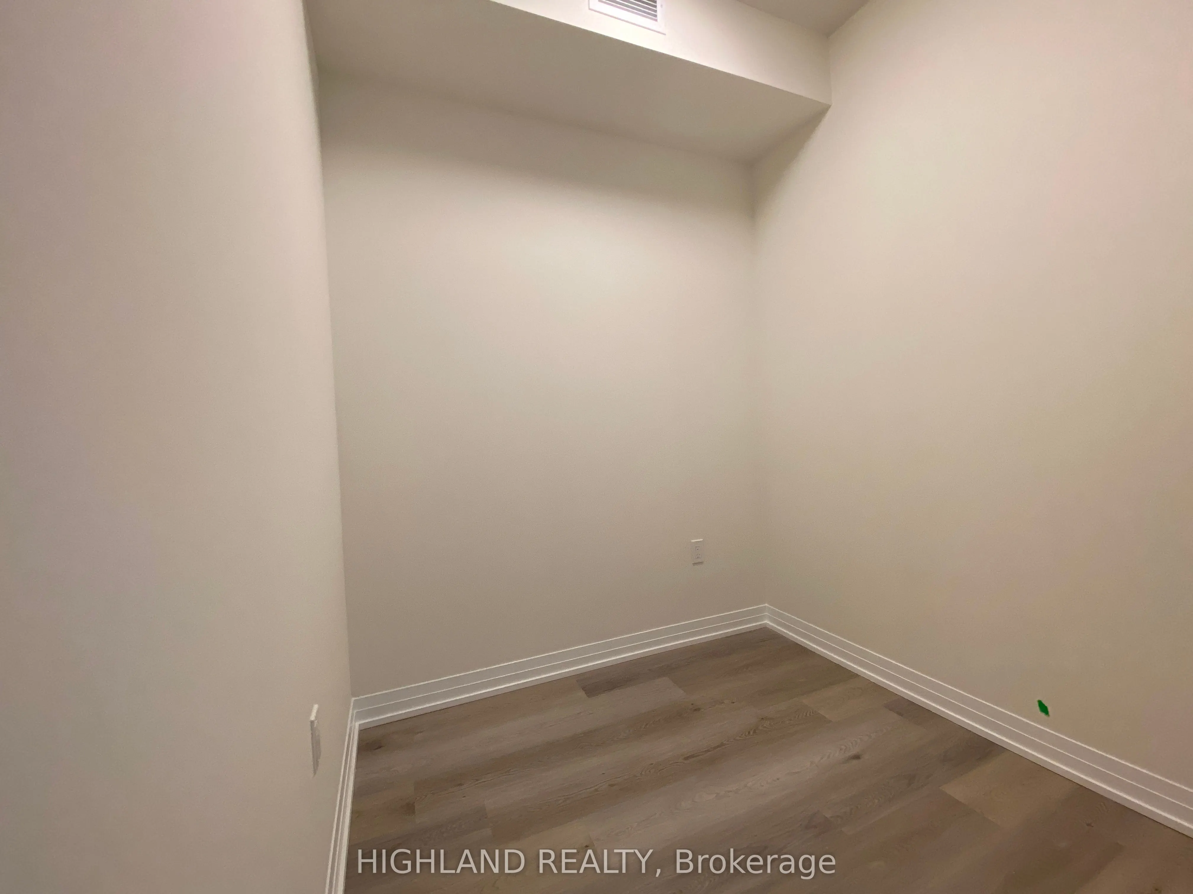 15 Watergarden Drive, #504