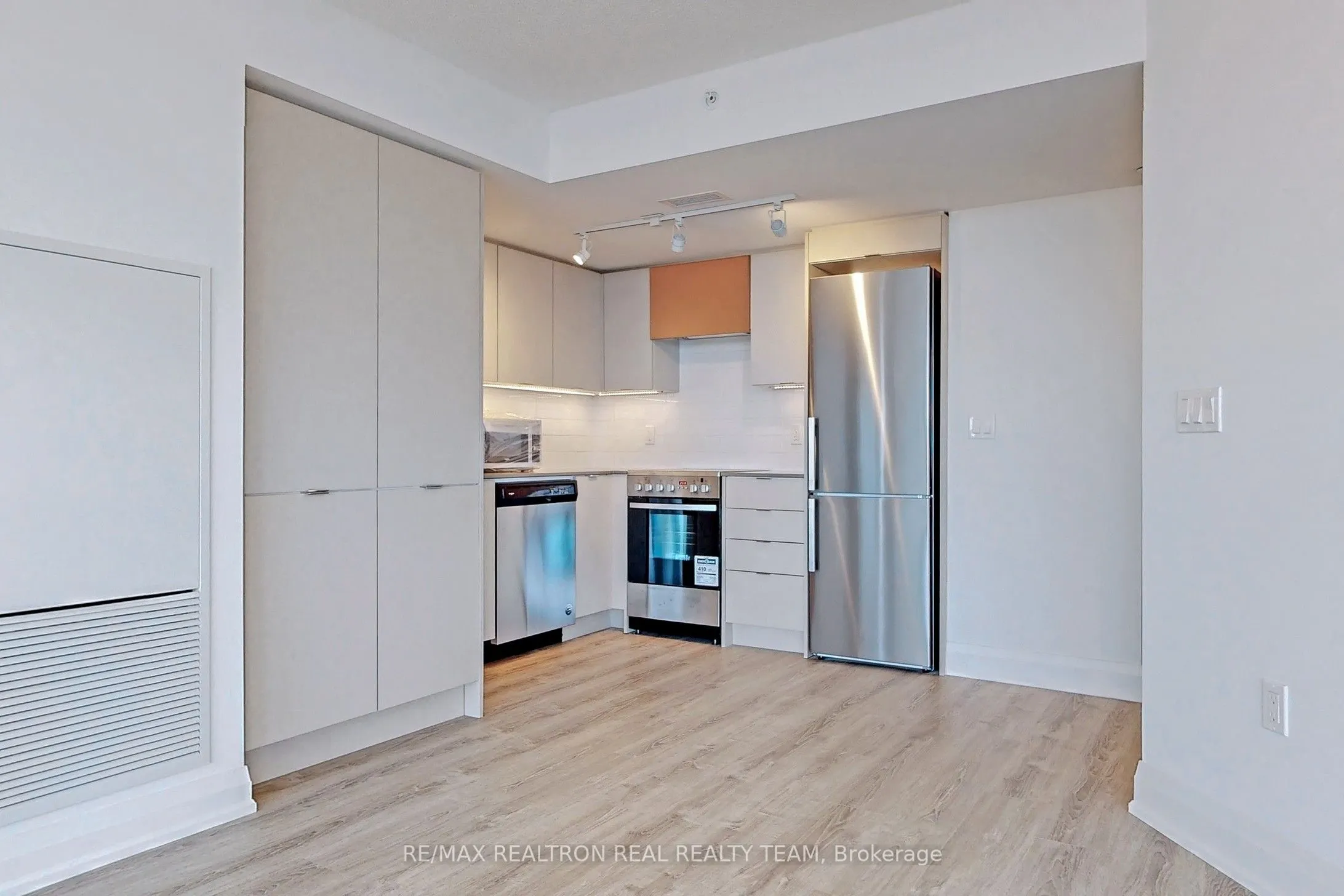 30 Gibbs Road, #1308