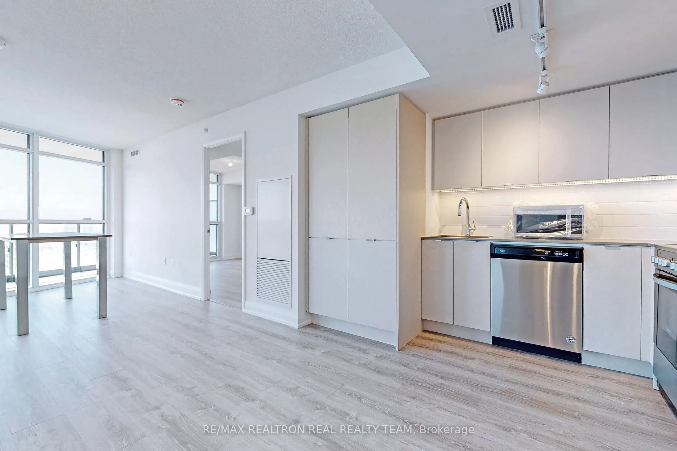 30 Gibbs Road, #1308