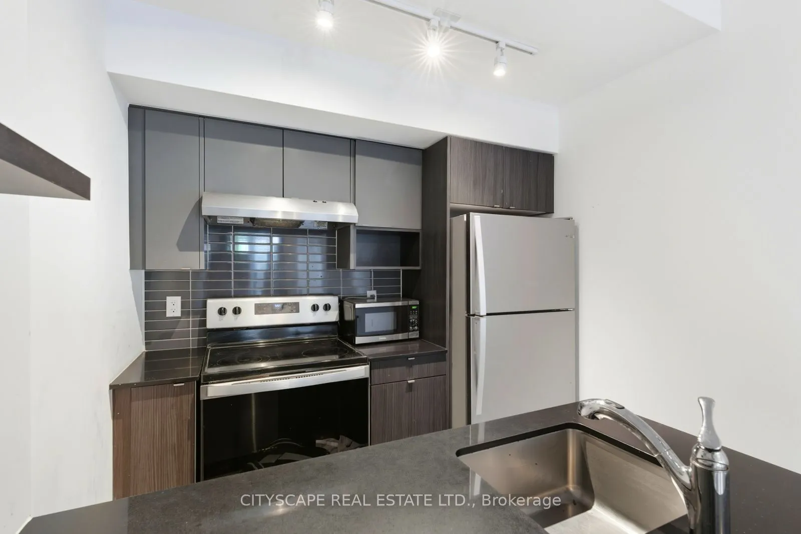 1133 Cooke Boulevard, #818
