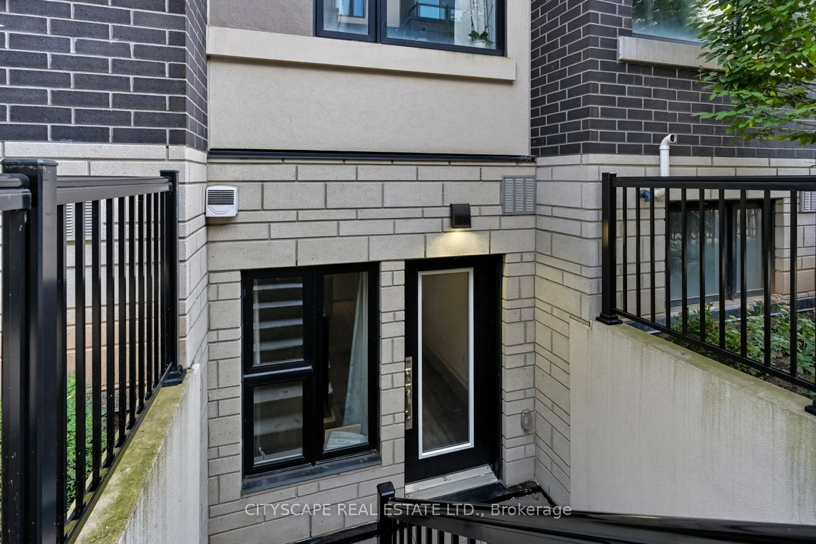 1133 Cooke Boulevard, #818