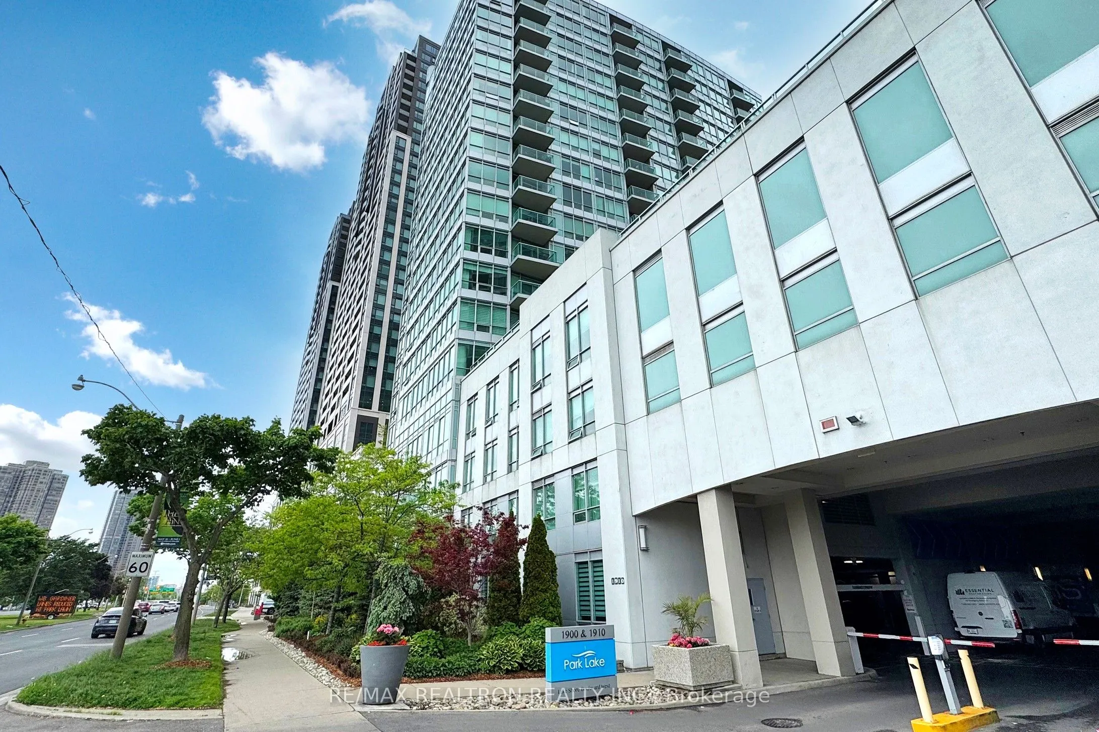 1910 Lake Shore Boulevard W, #LPH01