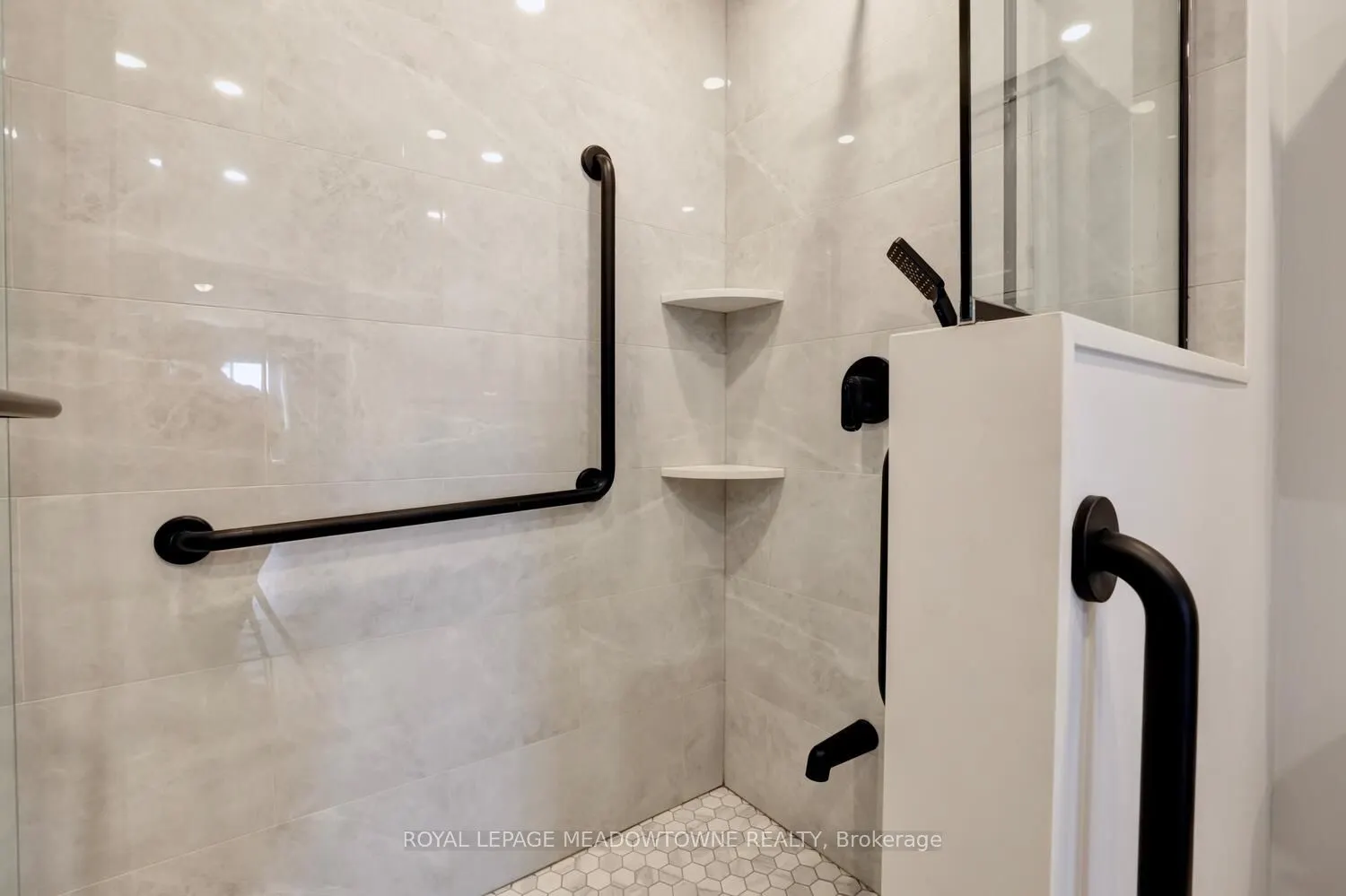2075 Amherst Heights Drive, #606