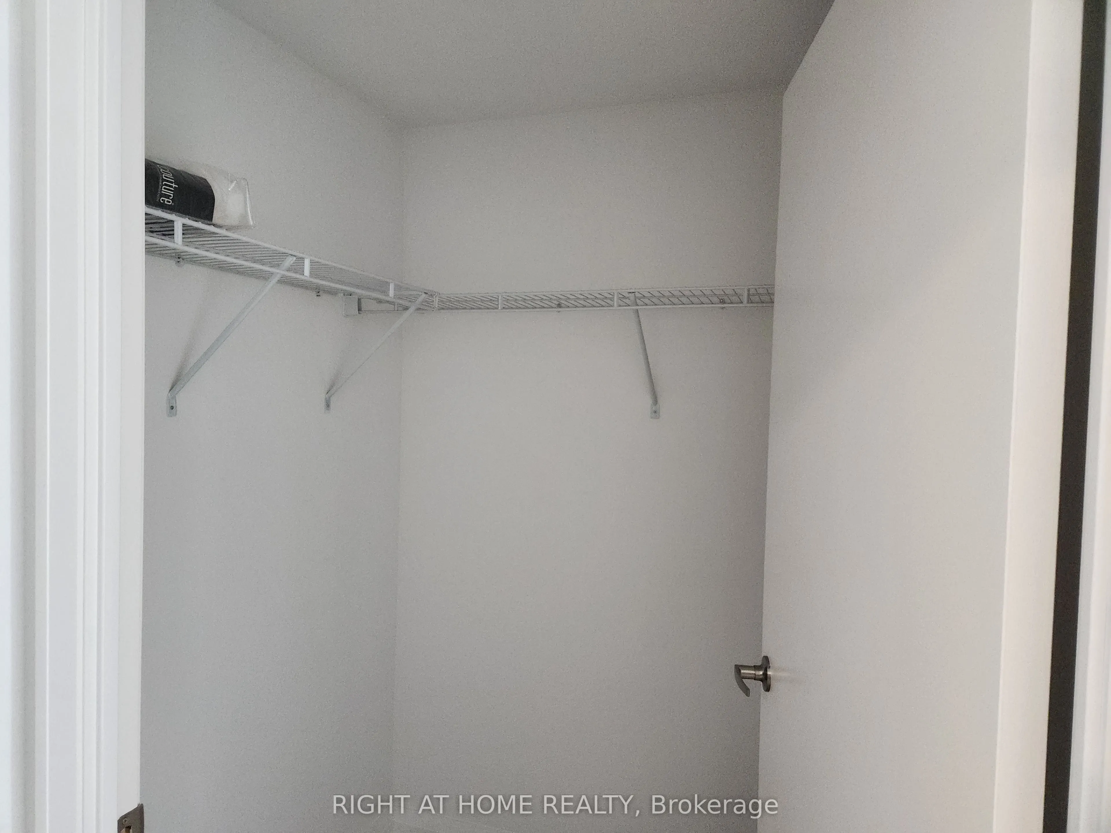 26 Gibbs Road, #325