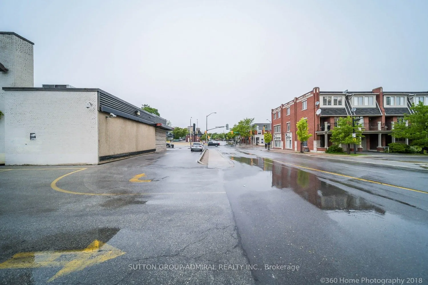 104 Lakeshore Road W